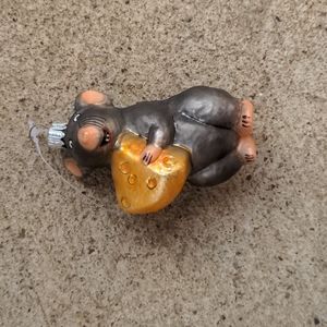 Mouse with cheese ornament